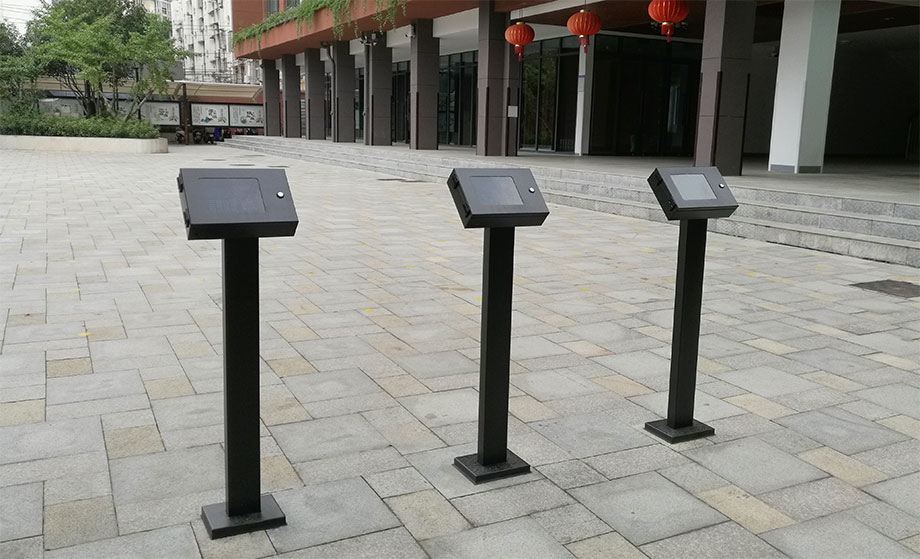 OA1000 Pro 家長接送安保管理系統(tǒng)終端支持有線網(wǎng)絡(luò)、Wifi、U盤等數(shù)據(jù)傳輸方式，輕松勝任各種復(fù)雜通訊環(huán)境。