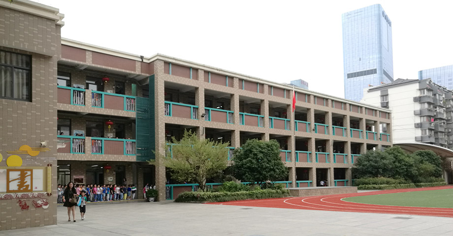 南京五老村小學(xué)家長接送安保管理系統(tǒng)案例。